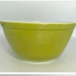 Vintage Pyrex Green Nesting Bowl  Primary 1 1/2 Quart Bowl